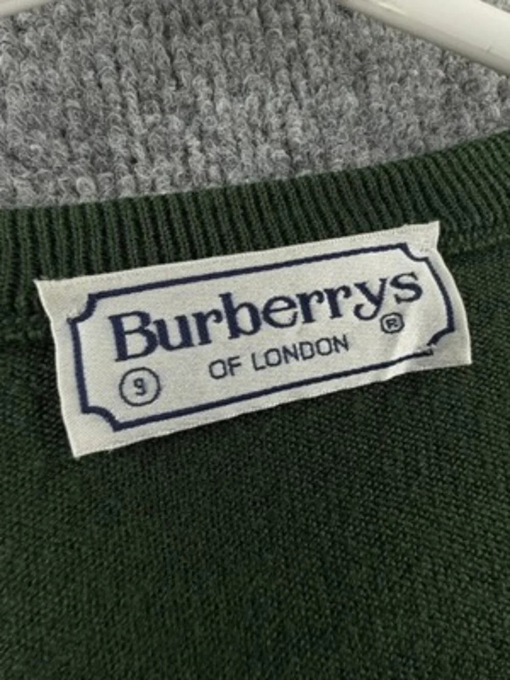 Burberry Long Sleeve Pullover V-Neck Green 9 Mens Logo Sweater Solid Knit Adult